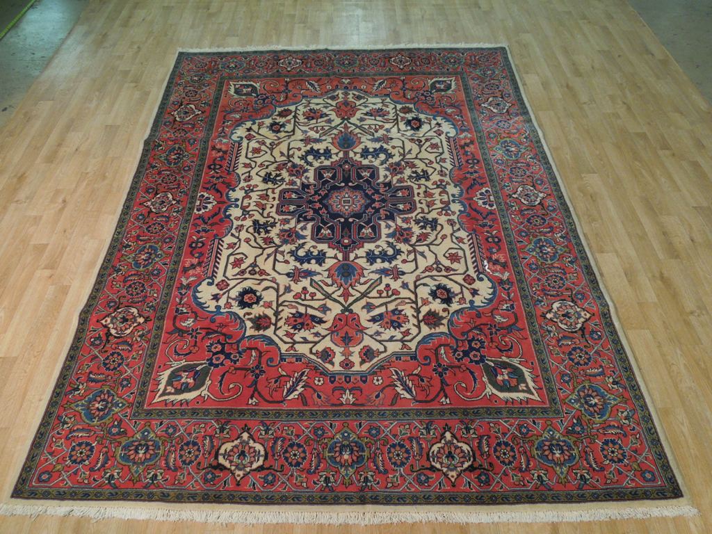 Luxurious-Authentic-Persian-Sarouk-Rug.jpg