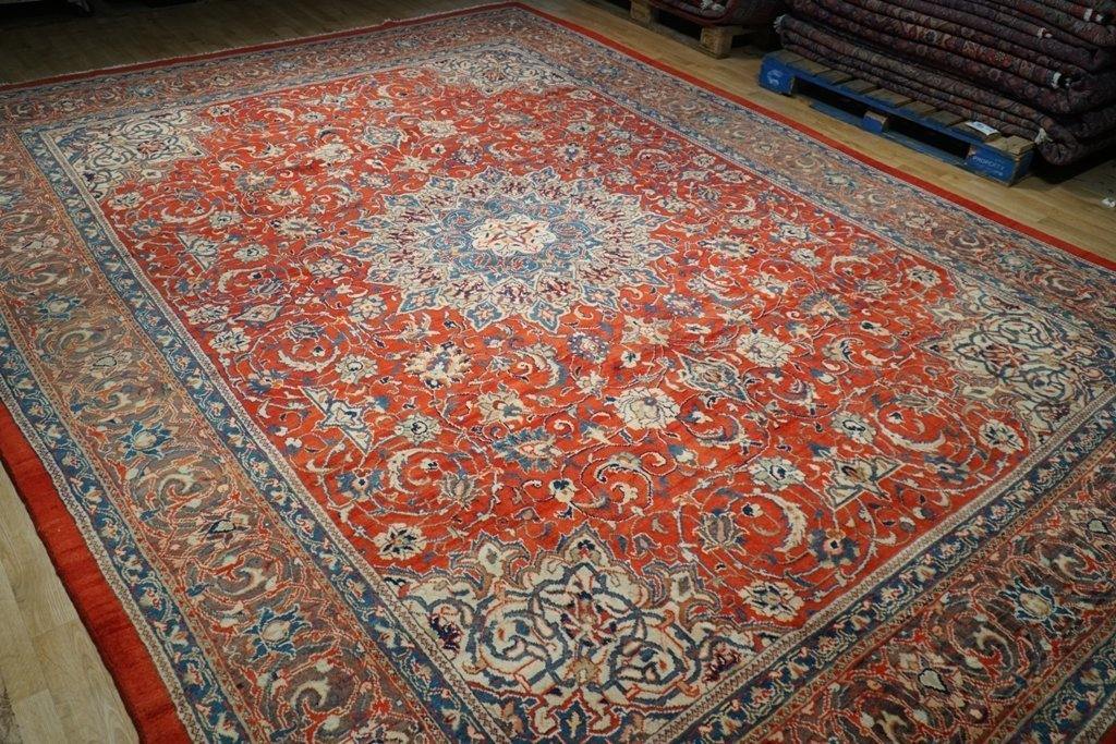 Sheikh-Safi-Persian-Sarouk-Rug.jpg 