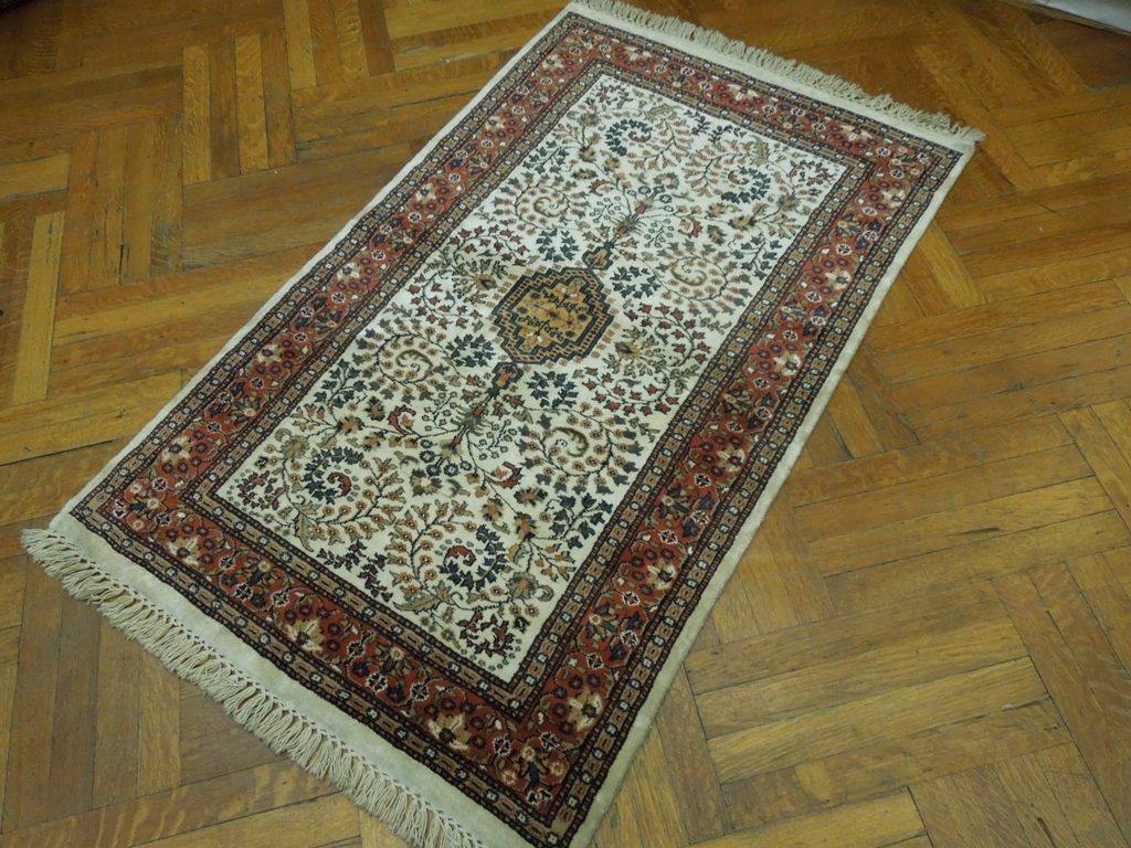 Fascinating 3x5 Authentic Handmade Wool & Silk Rug - India - bestrugplace