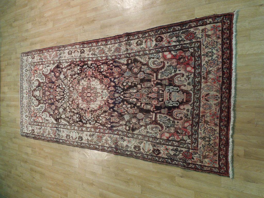 Luxurious-Handmade-Persian-Sarouk-Rug.jpg 