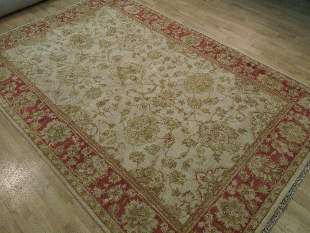 6 ' x 9 ' Beige & Red Flowers Agra Rug - bestrugplace