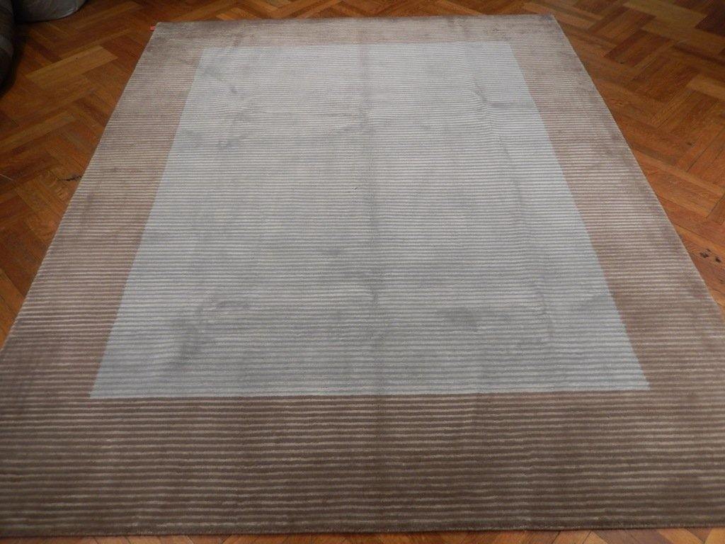 Luxurious-Authentic-Modern-Rug.jpg