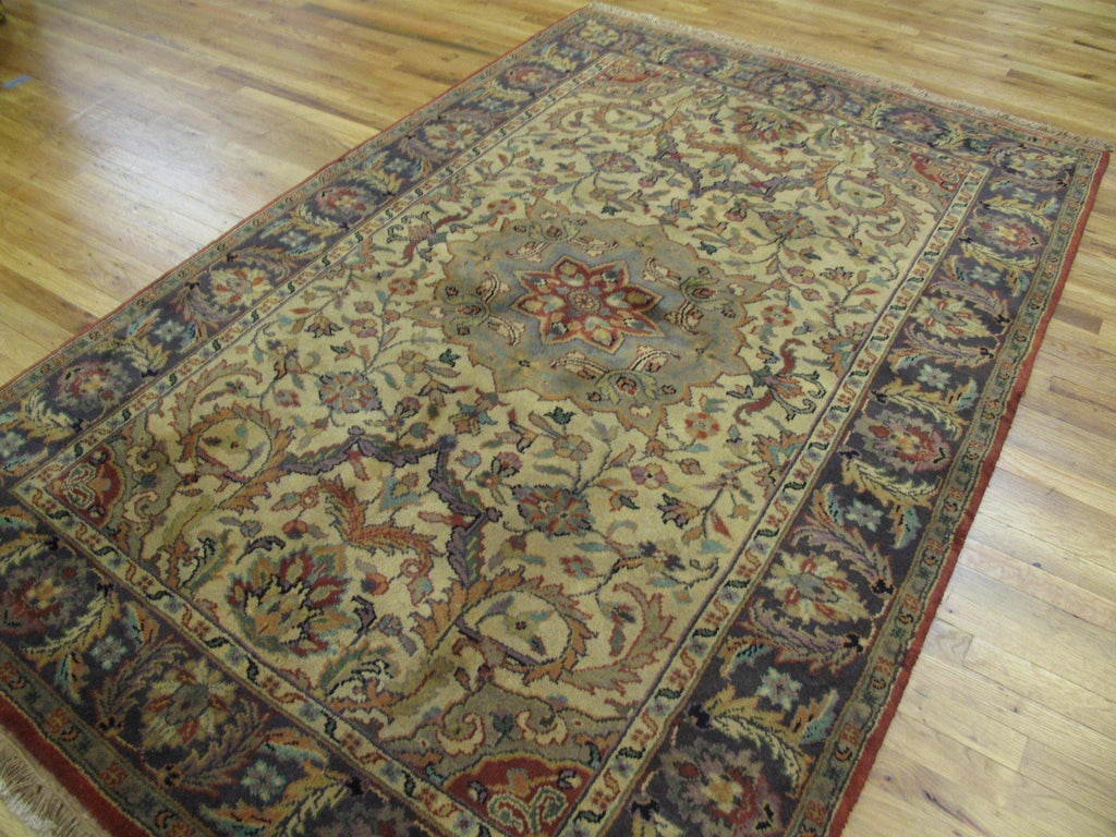 5x8 Pre-Owned Traditional Agra Rug - India - bestrugplace