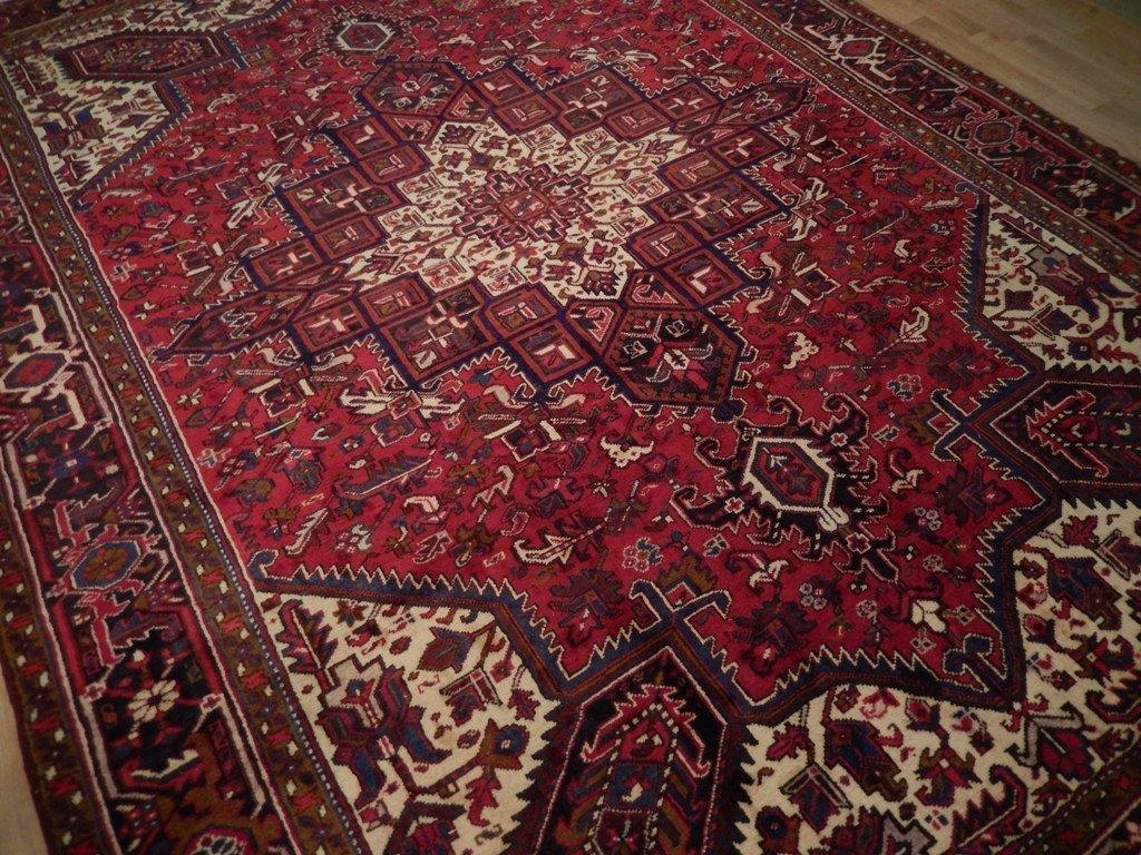 Luxurious-Authentic-Persian-Heriz-Rug.jpg