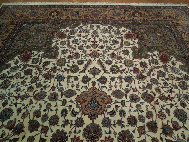  Authentic-Fine-Persian-Tabriz-Rug.jpg 