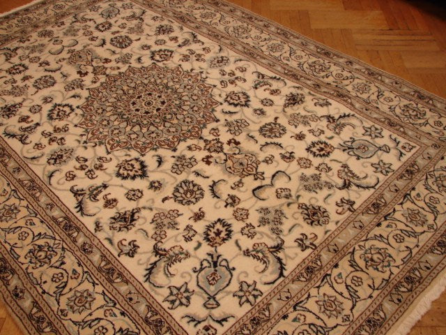 7' x 10' Ivory Fine Persian Nain Wool & Silk Rug 4256