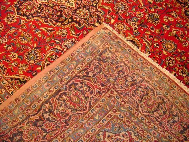  Luxurious-Persian-Kashan-Rug.jpg 