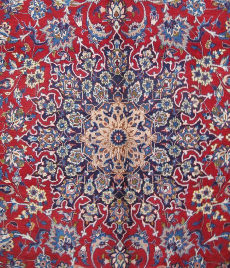 Traditional-persian-design-signed-isfahan-rug.jpg