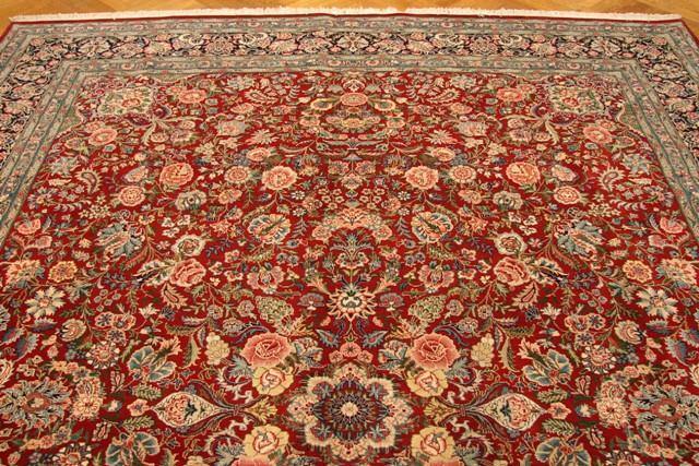 Luxurious-Authentic-Pakistani-Rug.jpg