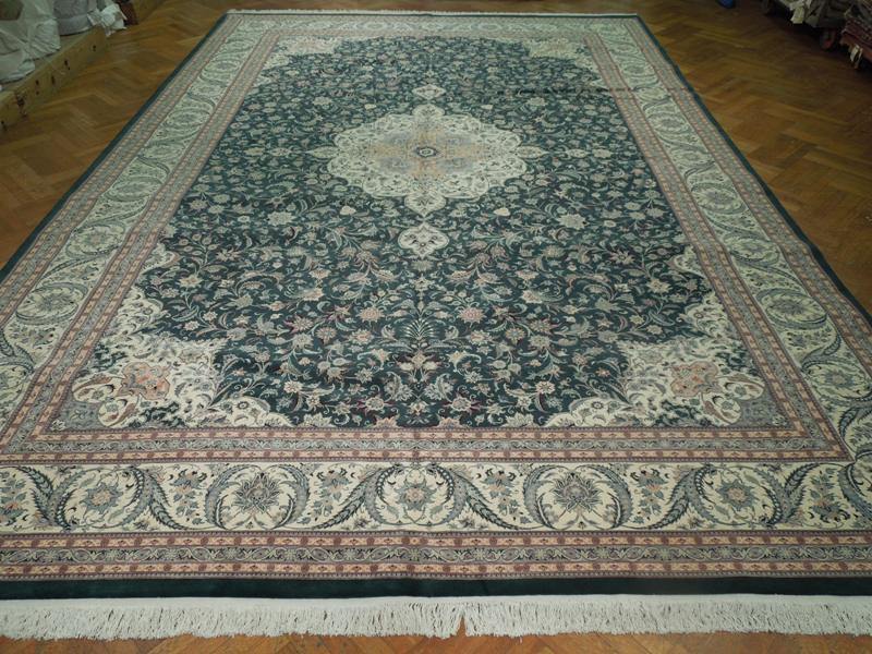 Signed-Pakistani-High-End-Rug.jpg 