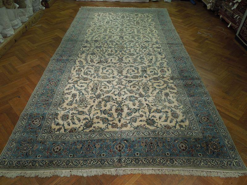 Luxurious-Persian-Kashan-Rug.jpg