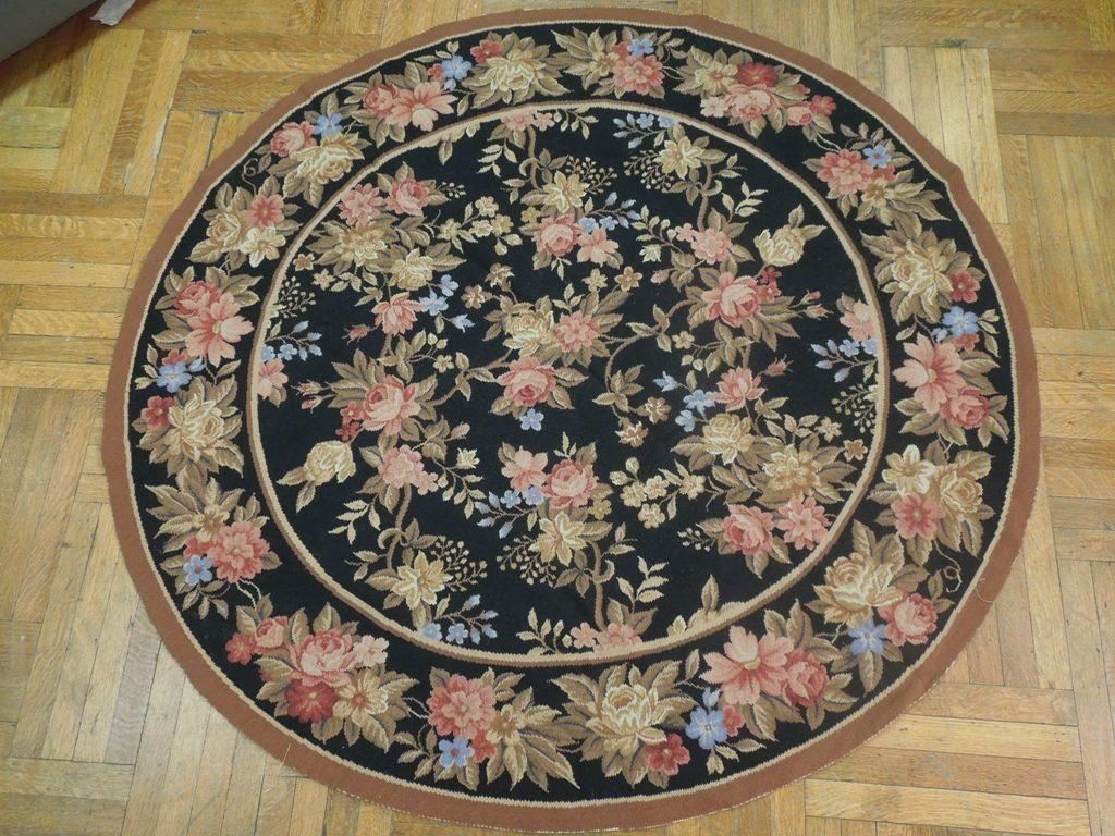 Luxurious-Needlepoint-Flat-Weave-Round-Rug.jpg