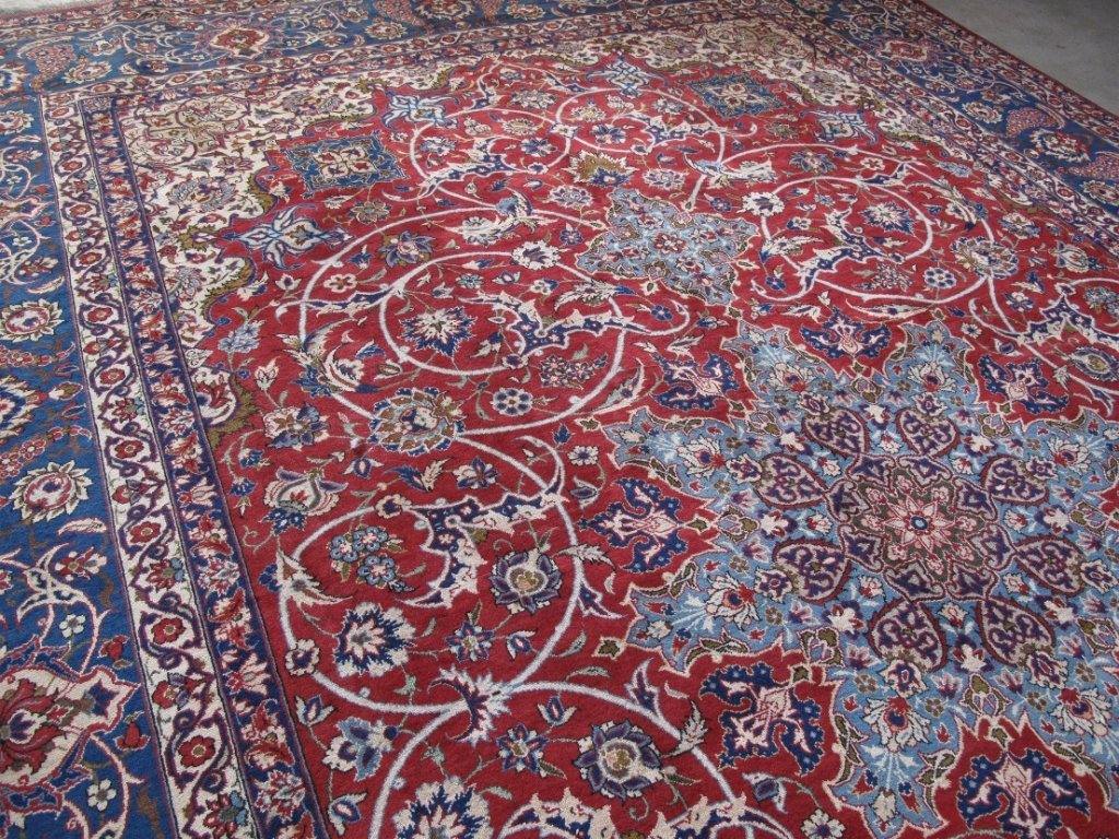 Luxurious-Persian-Isfahan-Rug.jpg 