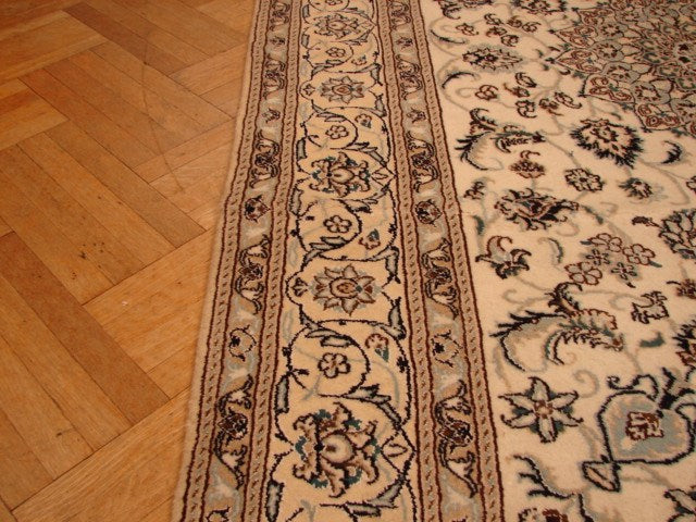 7' x 10' Ivory Fine Persian Nain Wool & Silk Rug 4256