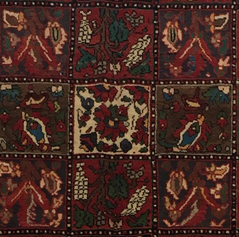 Luxurious-Persian-Bakhtiari-Rug.jpg