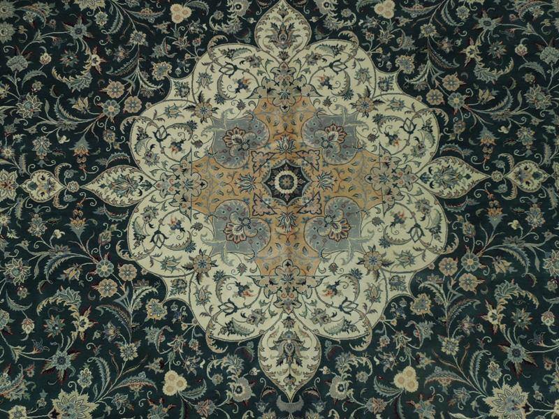 Signed-Pakistani-High-End-Rug.jpg 