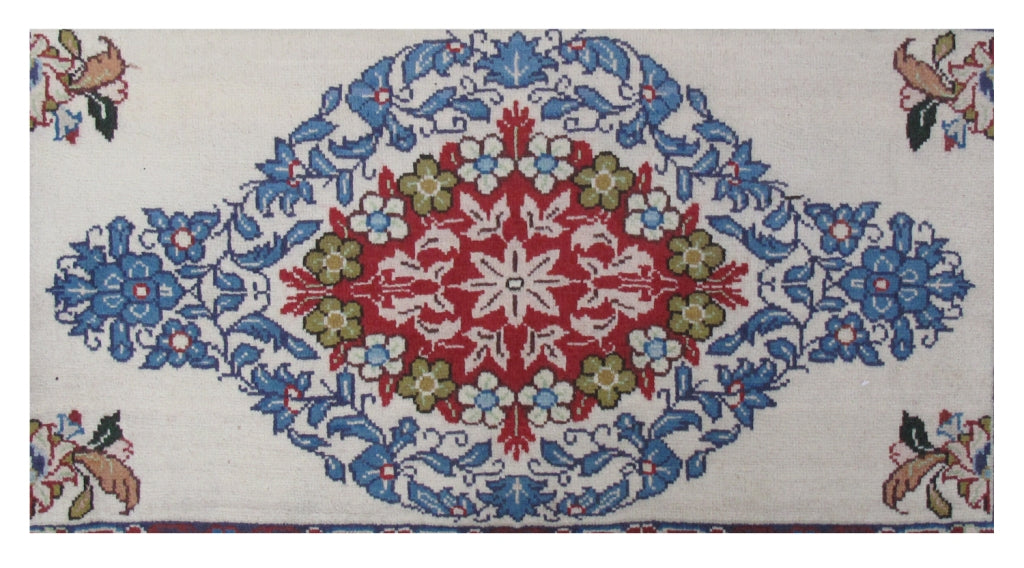 Traditional-Persian-Handmade-Bakhtiari-Rug.jpg 