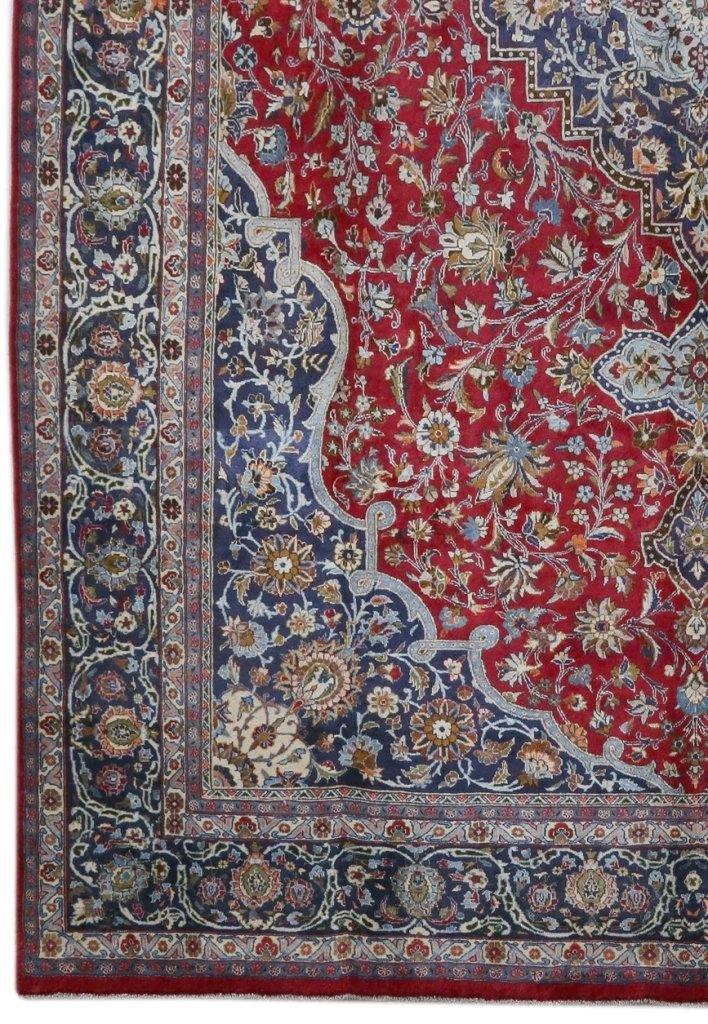Authentic-Persian-Najafabad-Esfahan-Rug.jpg