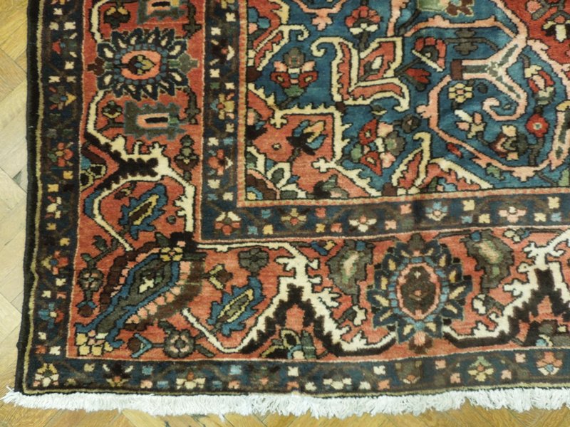 Handmade-Persian-Bakhtiari-Rug.jpg 