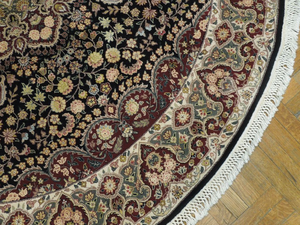 7 x 7 Black Fine Quality Wool&Silk Round Rug 20850
