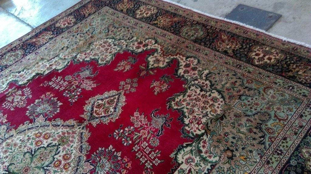 Red-Persian-Tabriz-Rug.jpg 