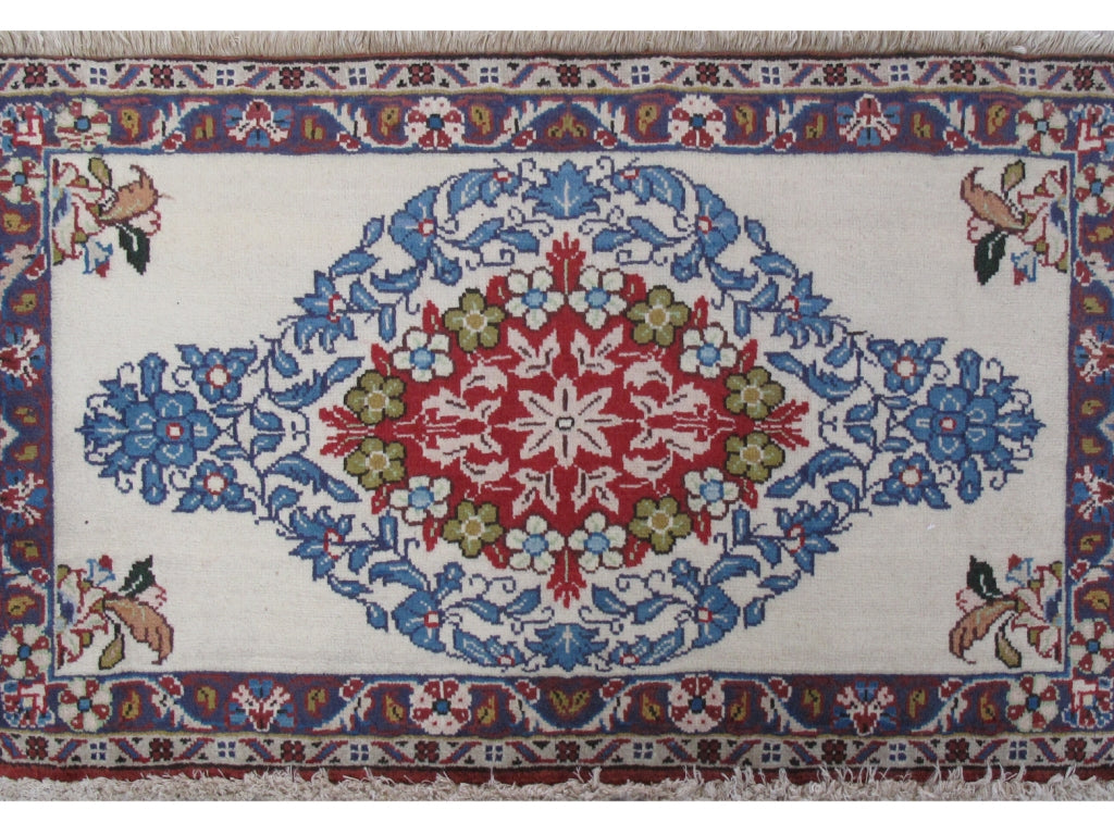 Traditional-Persian-Handmade-Bakhtiari-Rug.jpg 