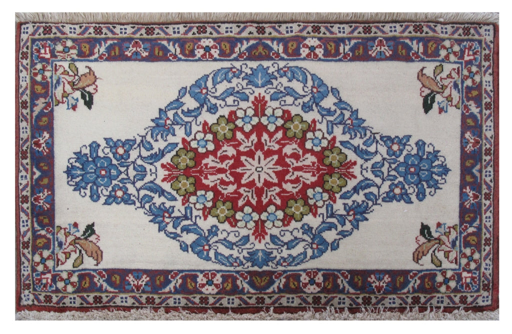 Traditional-Persian-Handmade-Bakhtiari-Rug.jpg 